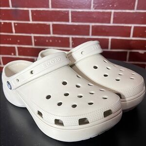 CROCS women’s  cream